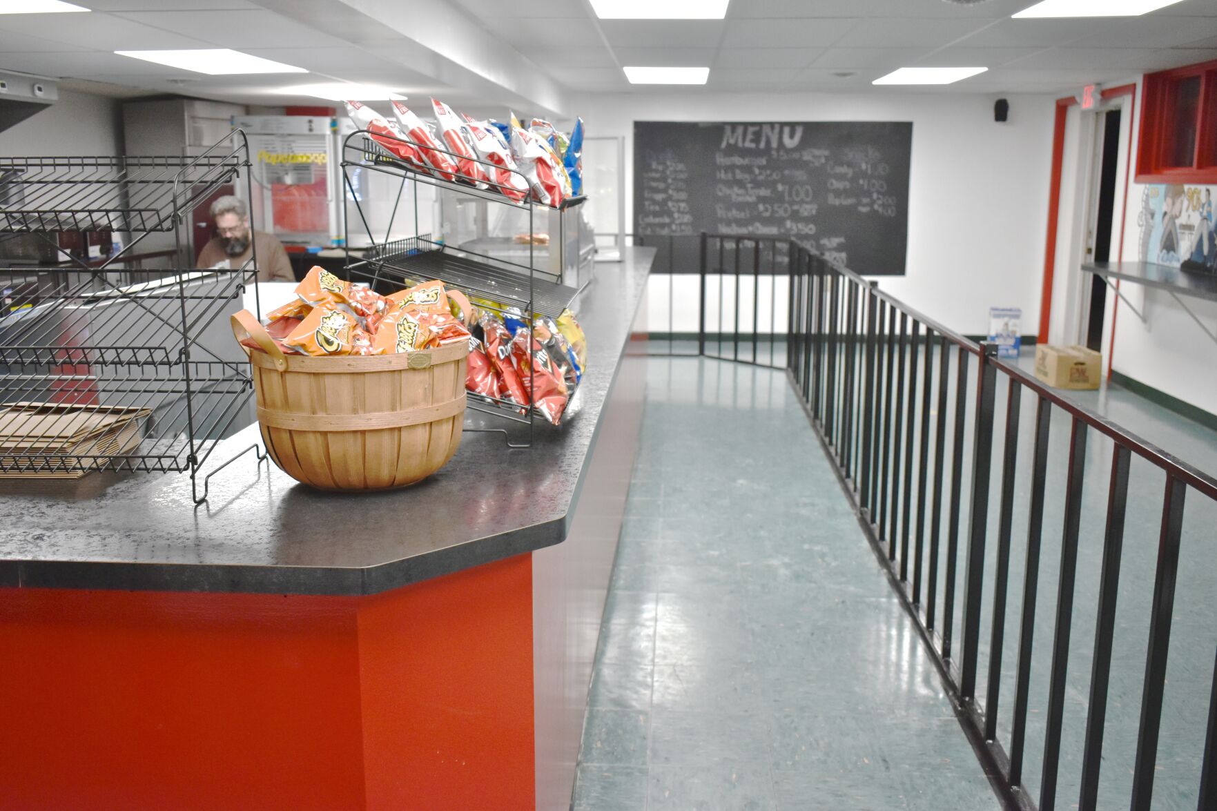 R drive-in kitchen_1372.JPG